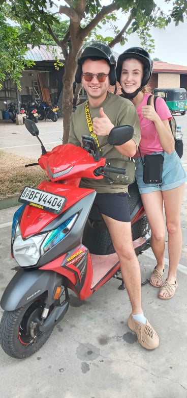 Happy tourists in Sri Lanka