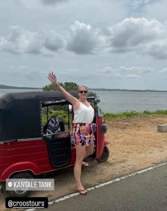 Happy tourists in Sri Lanka
